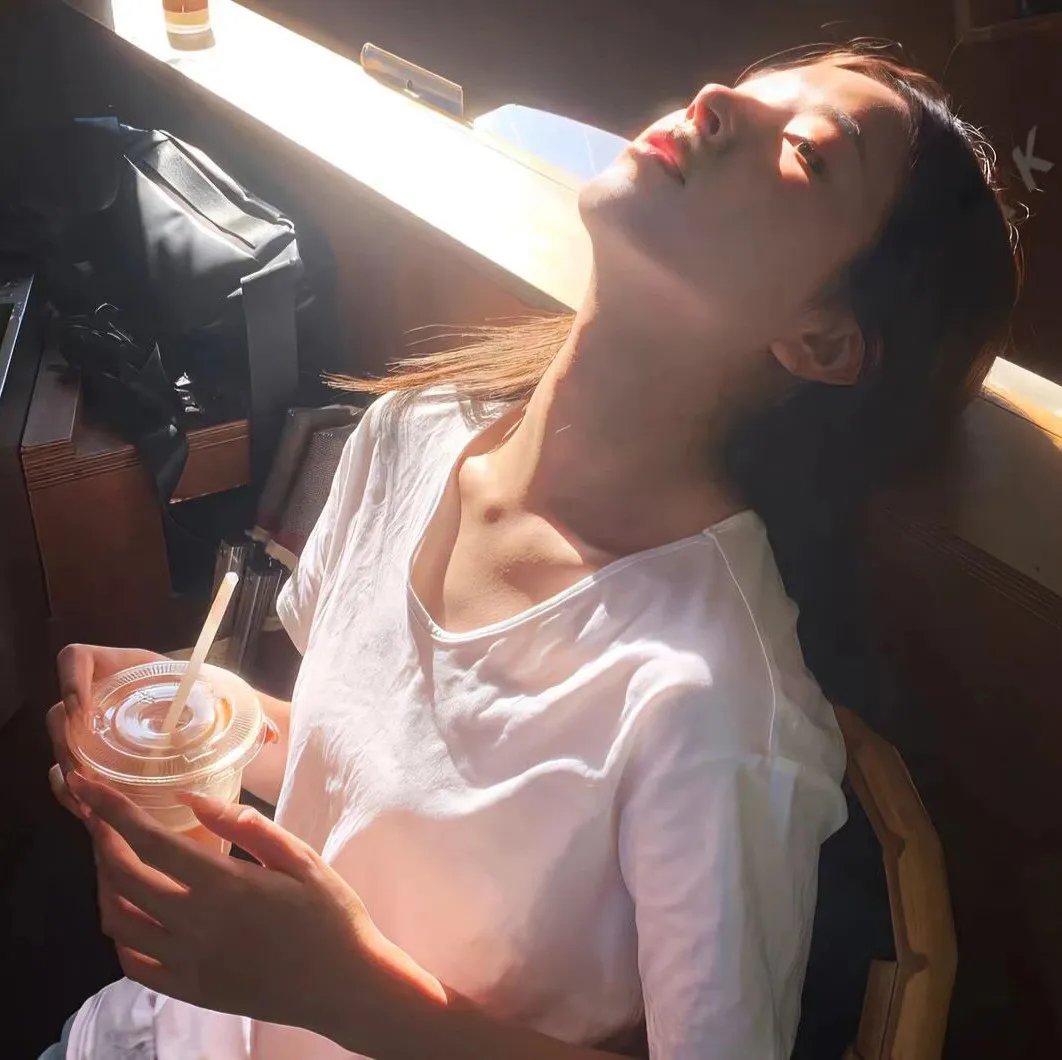 泄密者死